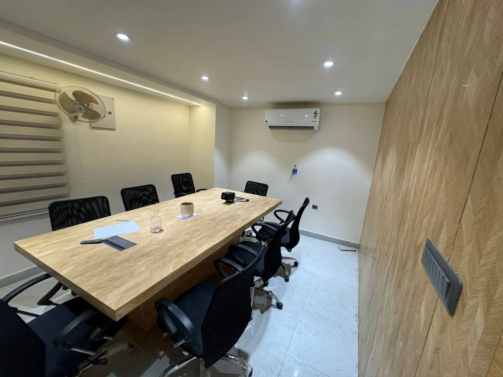 Meeting room at the Sunxray Energy office